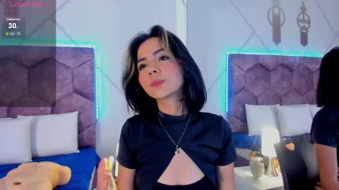 _aurora_collins_ online show from 24, 9, 2025