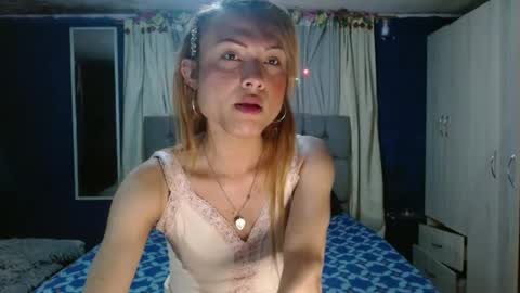 _azalea_65 online show from 7, 10, 2025