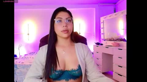 Snapshot of _blind_melon_ chatting on 10, 11, 2025 _blind_melon_ online show from 10, 11, 2025