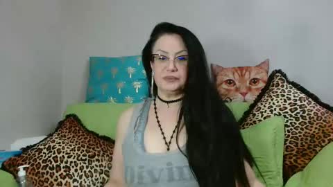 Snapshot of _blue__butterfly_ chatting on 11, 3, 2026 KHALEESI online show from 11, 3, 2026