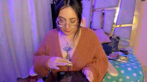 Angie  Independent model online show from 16, 11, 2025