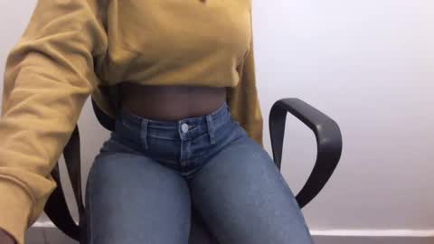 Snapshot of _bunny_b chatting on 28, 1, 2025 I will be back soon online show from 28, 1, 2025
