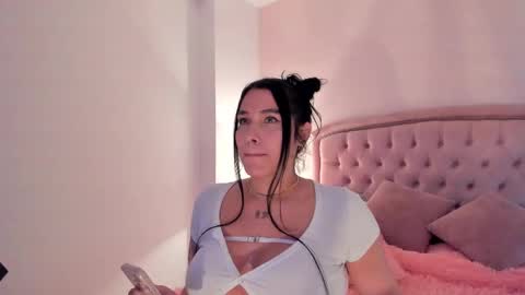 Snapshot of _cailyn chatting on 10, 10, 2025 cailyn online show from 10, 10, 2025