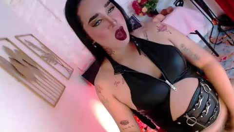 Caroline online show from 4, 12, 2025