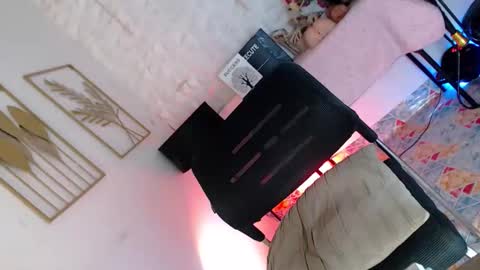 Caroline online show from 5, 2, 2026