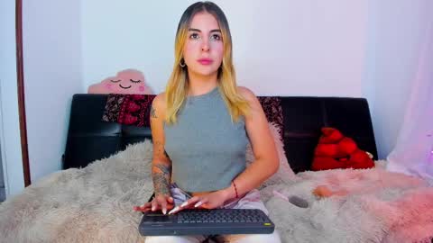  Chloe  online show from 19, 2, 2025