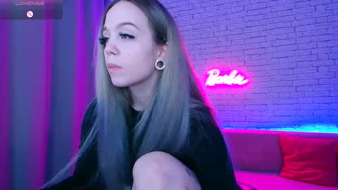 Snapshot of _crazybee_ chatting on 5, 2, 2025 Nica online show from 5, 2, 2025