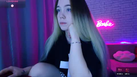 Snapshot of _crazybee_ chatting on 19, 9, 2025 Nica online show from 19, 9, 2025
