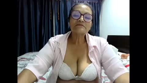 Snapshot of _cristal15 chatting on 11, 11, 2025 _cristal15 online show from 11, 11, 2025