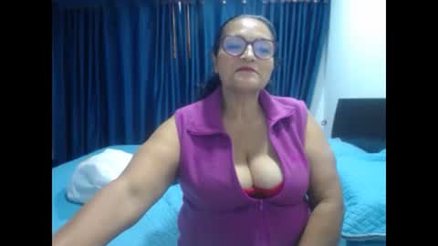 Snapshot of _cristal15 chatting on 14, 12, 2025 _cristal15 online show from 14, 12, 2025