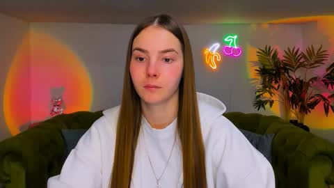 Snapshot of _cuddle_bug_ chatting on 3, 12, 2025 Erika online show from 3, 12, 2025