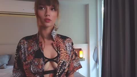 DemiDee online show from 24, 1, 2025