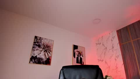 Snapshot of _dollargirl_ chatting on 2, 3, 2026 Abril online show from 2, 3, 2026