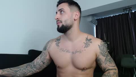 Snapshot of _dylangreen chatting on 21, 10, 2025 Dylan online show from 21, 10, 2025