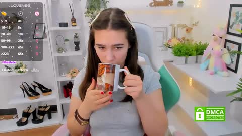 Snapshot of _eliizabeth__ chatting on 8, 12, 2024 Lizzy online show from 8, 12, 2024