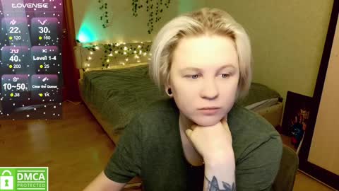 chloue and Gretta online show from 16, 12, 2024