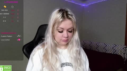 chloue and Gretta online show from 22, 12, 2024