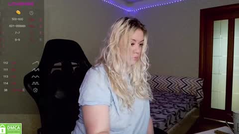 chloue and Gretta online show from 9, 1, 2025