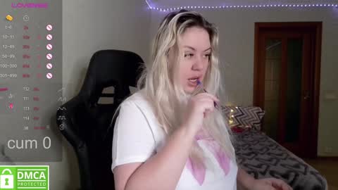 chloue and Gretta online show from 9, 2, 2025