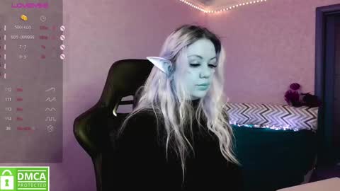 chloue and Gretta online show from 26, 2, 2025