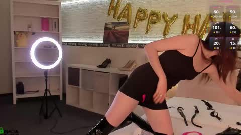 Snapshot of _emiliaa_ chatting on 30, 10, 2025 Milana online show from 30, 10, 2025