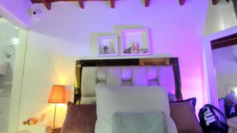 Isabella online show from 17, 10, 2025