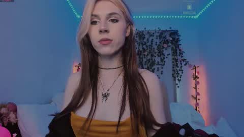 Snapshot of _eva_pleasure_ chatting on 18, 10, 2025 Eva online show from 18, 10, 2025