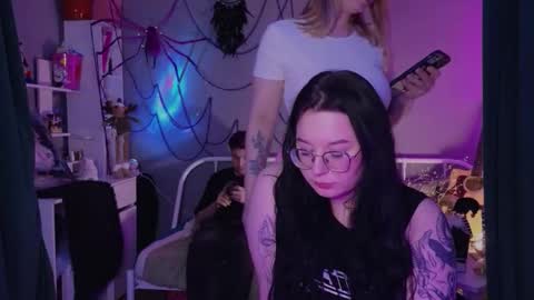 Snapshot of _favorite_ chatting on 2, 11, 2025 KENDALL NATHAN MARRY RYANPVT IS OPEN online show from 2, 11, 2025