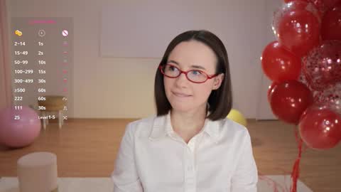 Essie  online show from 22, 9, 2025