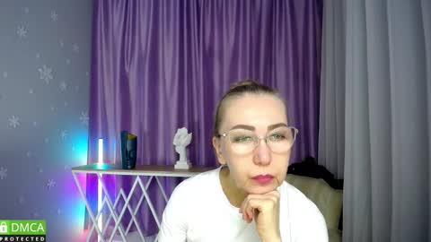_greybunny_ online show from 24, 9, 2025