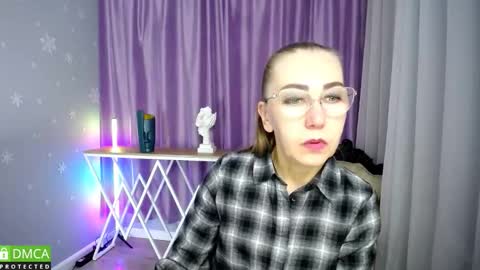 _greybunny_ online show from 28, 9, 2025