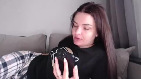 Snapshot of _hidden_frommymoom_ chatting on 2, 3, 2026 Criss4u online show from 2, 3, 2026