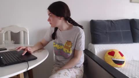 Snapshot of _hidden_frommymoom_ chatting on 15, 3, 2026 Criss4u online show from 15, 3, 2026