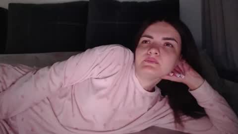 Snapshot of _hidden_frommymoom_ chatting on 21, 3, 2026 Criss4u online show from 21, 3, 2026