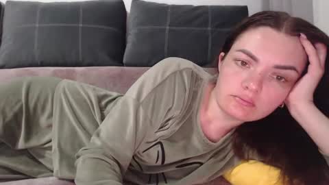 Snapshot of _hidden_frommymoom_ chatting on 24, 3, 2026 Criss4u online show from 24, 3, 2026