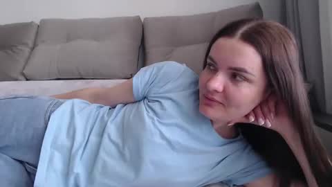 Snapshot of _hidden_frommymoom_ chatting on 5, 4, 2026 Criss4u online show from 5, 4, 2026