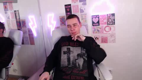 _honeyberry_ online show from 9, 2, 2026