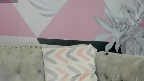 _iris_evans online show from 19, 12, 2024