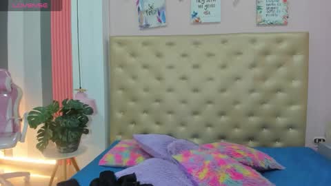 J A D E online show from 20, 10, 2025