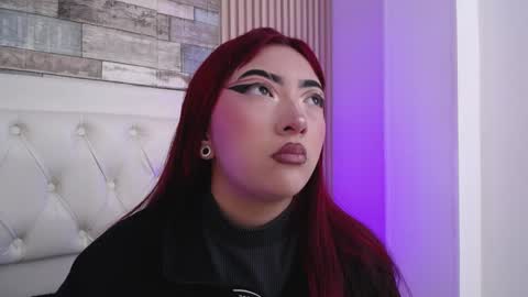 Mia online show from 4, 1, 2025