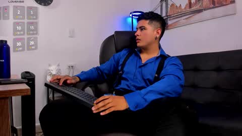 Snapshot of _juanes__ chatting on 24, 10, 2025 _juanes__ online show from 24, 10, 2025