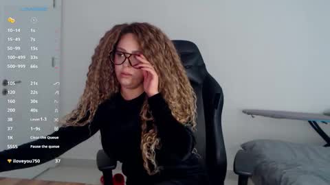 Snapshot of _just_a_queen_3 chatting on 8, 3, 2026 _just_a_queen_3 online show from 8, 3, 2026