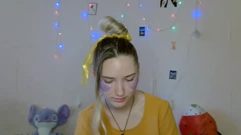 _kikiclark_ online show from 10, 9, 2025