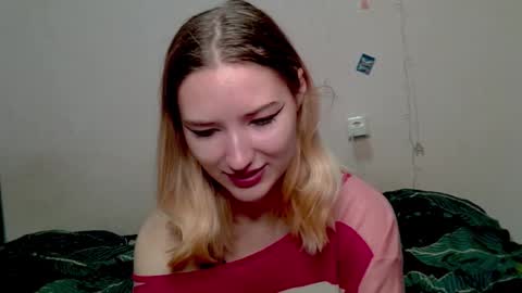 _kikiclark_ online show from 17, 10, 2025