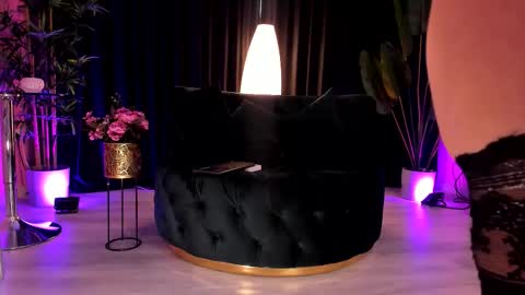 Snapshot of _kim_possible_ chatting on 15, 9, 2025 Kim online show from 15, 9, 2025