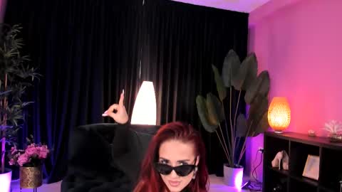 Snapshot of _kim_possible_ chatting on 17, 9, 2025 Kim online show from 17, 9, 2025