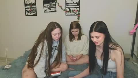 Molly   Emily online show from 12, 3, 2025