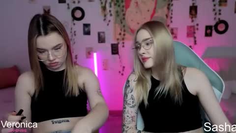 Snapshot of _kitekat_ chatting on 11, 11, 2025 _kitekat_ online show from 11, 11, 2025