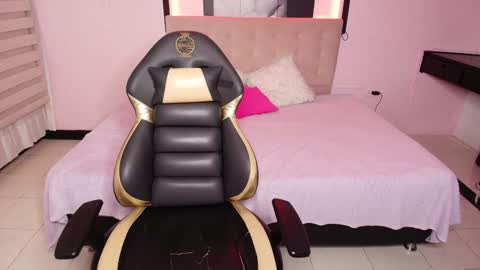 Snapshot of _kitten_1 chatting on 26, 2, 2025 _kitten_1 online show from 26, 2, 2025