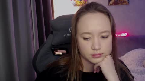 Snapshot of _lalune_ chatting on 9, 10, 2025 _lalune_ online show from 9, 10, 2025